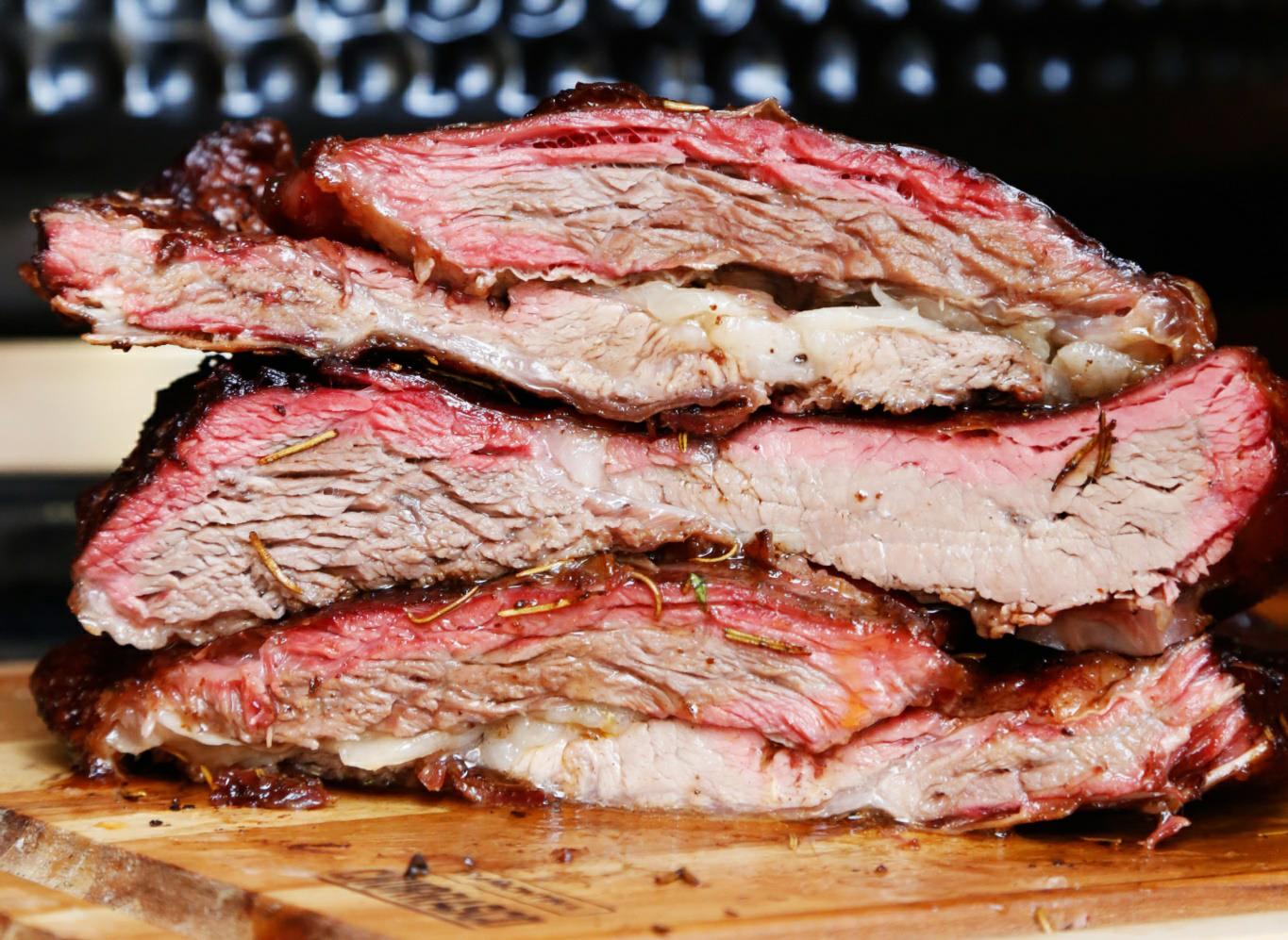 To surprise your Guests this Christmas - Smoked Brisket in Kamado