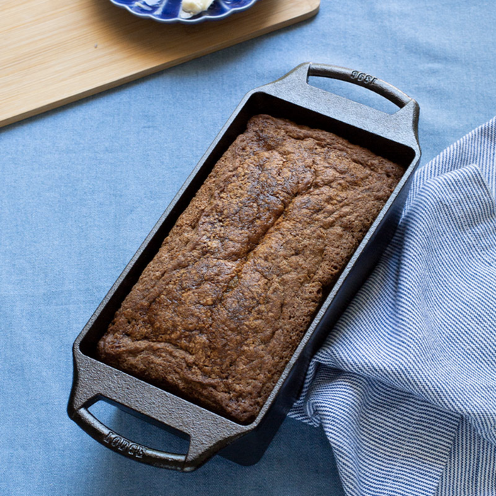 Lodge Cast Iron 8.5 x 4.5 Inch Seasoned Cast Iron Loaf Pan